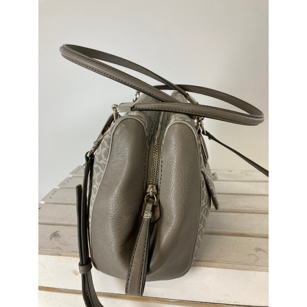 COACH 25215 MEDIUM SIZE GRAY SIGNATURE PRINT CROSSBODY BAG - Picture 3 of 15